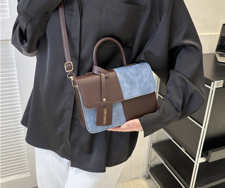 Elegant Shoulder Bag - Crossbody for Women in Bangladesh